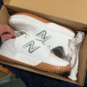 Men’s new balance turf shoes